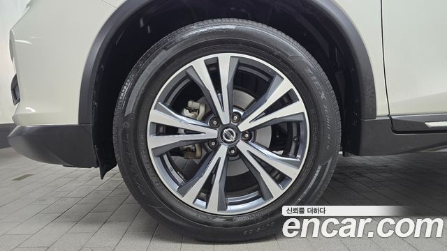 Nissan X-Trail 2.5 4WD - фото 4