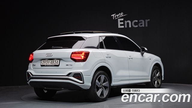 Audi Q2 35 TDI Premium - фото 1