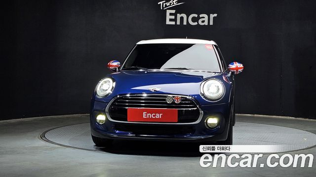 Mini Cooper 5Door Standard 3rd - фото 2