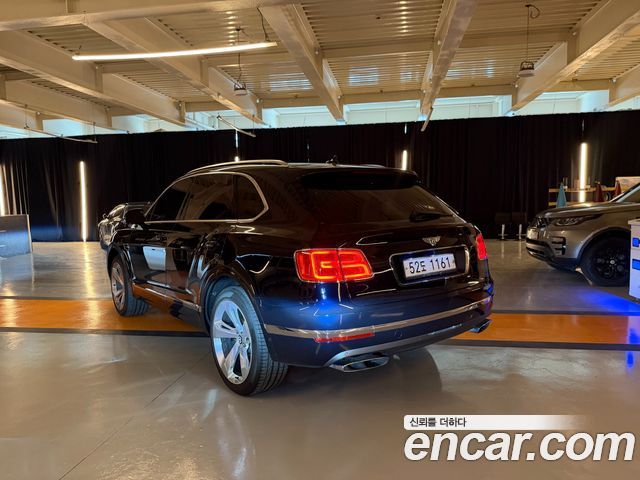 Bentley Bentayga 6.0 W12 - фото 2