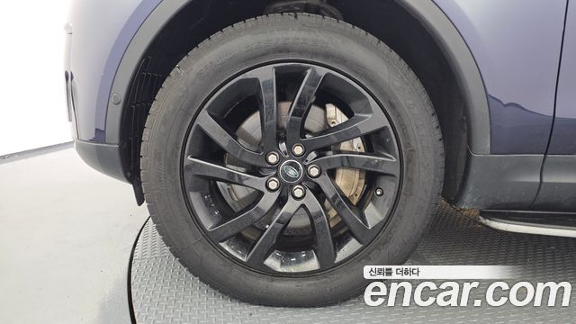 Land Rover Discovery 3.0 SD6 HSE Luxury - фото 3