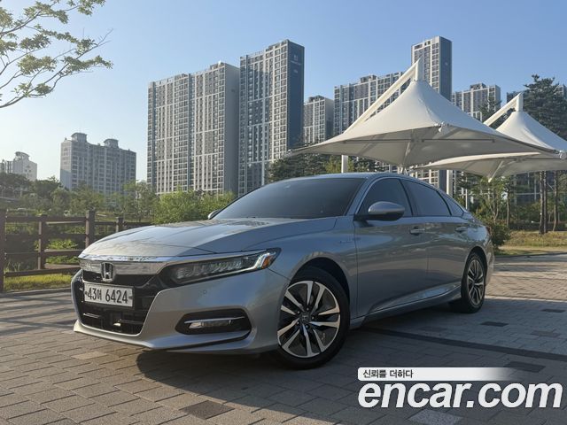 Honda Accord 10-го поколения 2.0 Hybrid Touring - фото 0