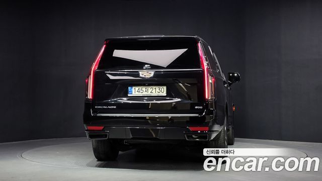 Cadillac Escalade 5-го поколения 6.2 Sports Platinum - фото 3