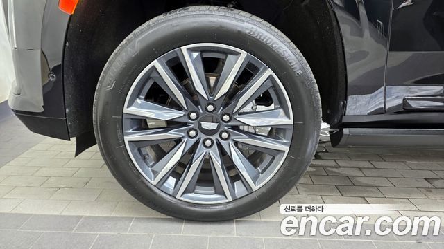 Cadillac Escalade 5-го поколения 6.2 Sports Platinum - фото 4