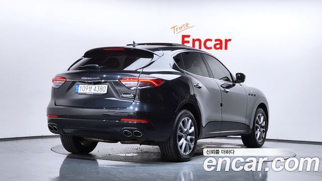 Maserati Levante 2.0 GT AWD - фото 1
