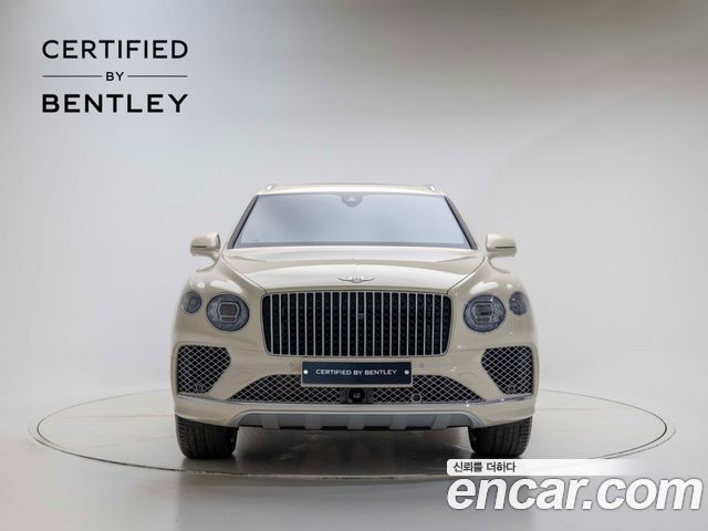 Bentley Bentayga 4.0 V8 EWB Azure - фото 1