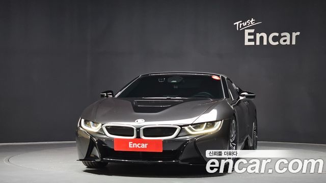 BMW i8 Roadster - фото 2