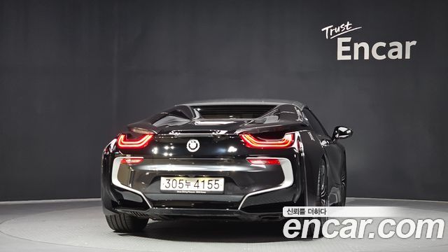 BMW i8 Roadster - фото 3