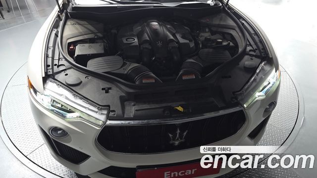 Maserati Levante 3.8 GTS AWD - фото 4