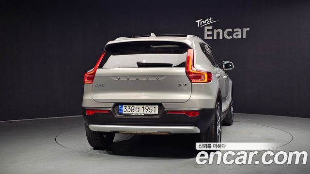 Volvo XC40 B4 Ultimate Bright - фото 3
