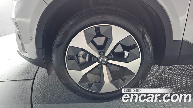 Volvo XC40 B4 Ultimate Bright - фото 4