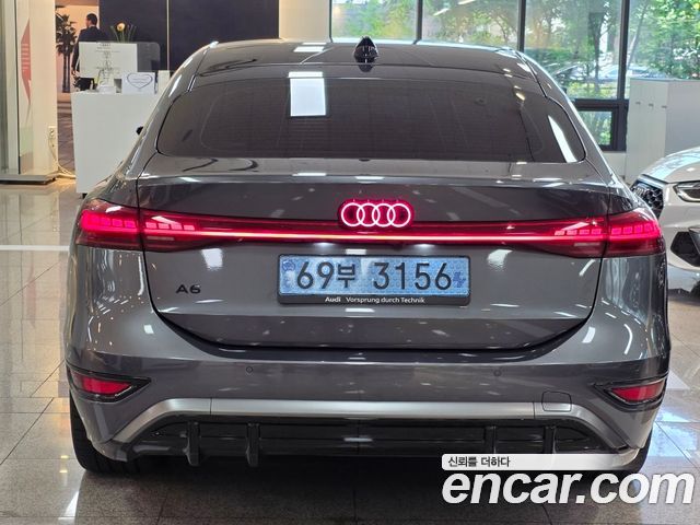 Audi A6 e-Tron Performance S line - фото 3