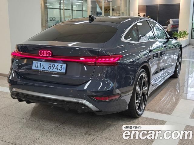 Audi A6 e-Tron Performance S line - фото 1