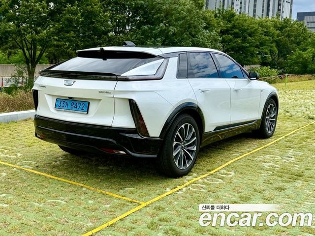 Cadillac Lyriq Sport - фото 3