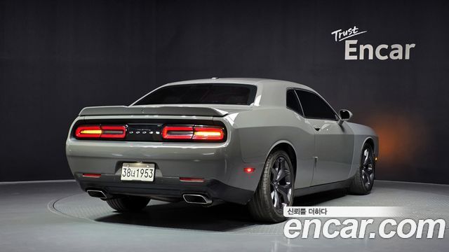 Dodge Challenger 5.7 - фото 1