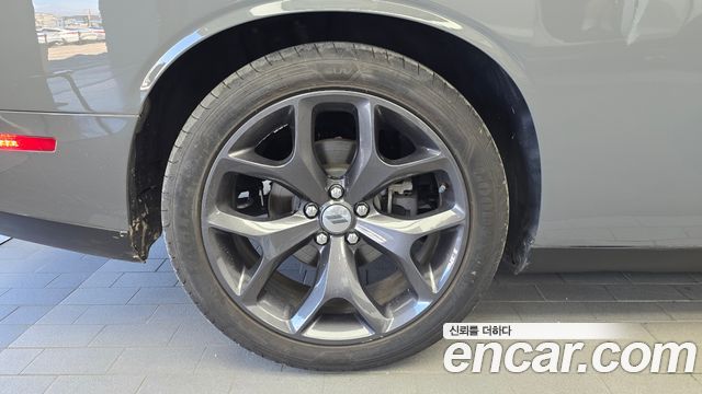 Dodge Challenger 5.7 - фото 4