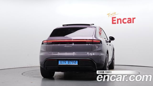 Porsche Macan EV Base 4 - фото 3