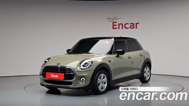 Mini Cooper 5Door Standard 3rd - фото 0