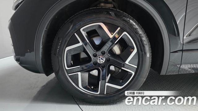 Volkswagen Touareg 3-го поколения 3.0 TDI Prestige - фото 4