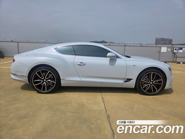 Bentley Continental GT 4.0 GT - фото 1