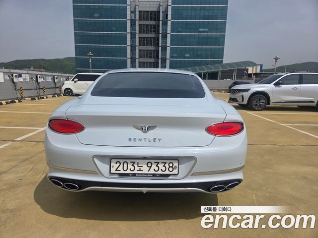 Bentley Continental GT 4.0 GT - фото 3