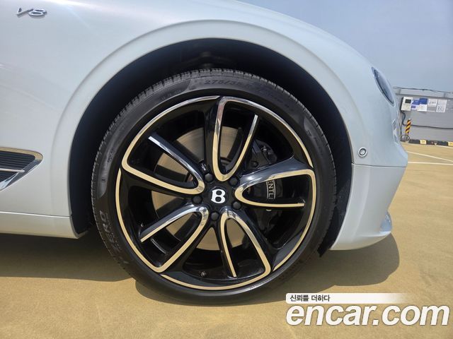 Bentley Continental GT 4.0 GT - фото 4