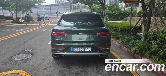 Bentley Bentayga 4.0 V8 EWB Azure - фото 3