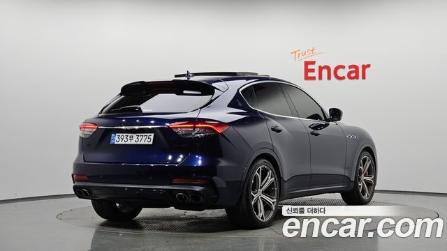 Maserati Levante 3.0 Diesel AWD GranSport - фото 0