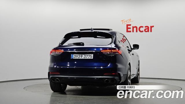 Maserati Levante 3.0 Diesel AWD GranSport - фото 2