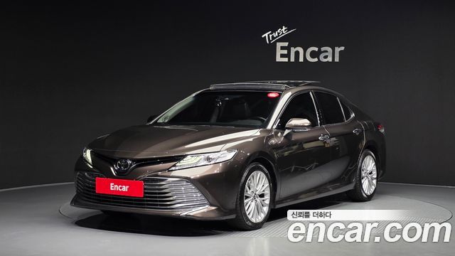 Toyota Camry XV70 2.5 - фото 0