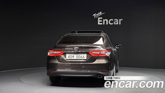 Toyota Camry XV70 2.5 - фото 3