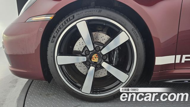 Porsche 911 Targa 4S Heritage Design Edition - фото 4