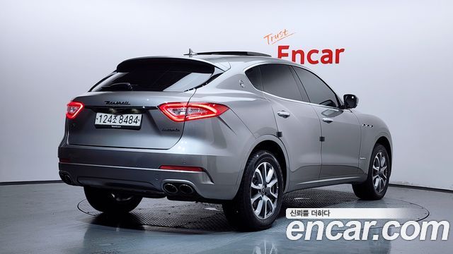 Maserati Levante 3.0 AWD GranLusso - фото 1