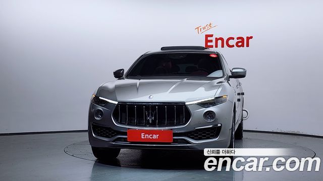 Maserati Levante 3.0 AWD GranLusso - фото 2