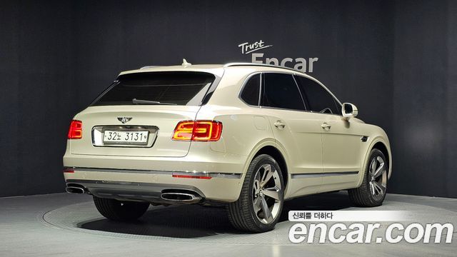 Bentley Bentayga 6.0 W12 - фото 1
