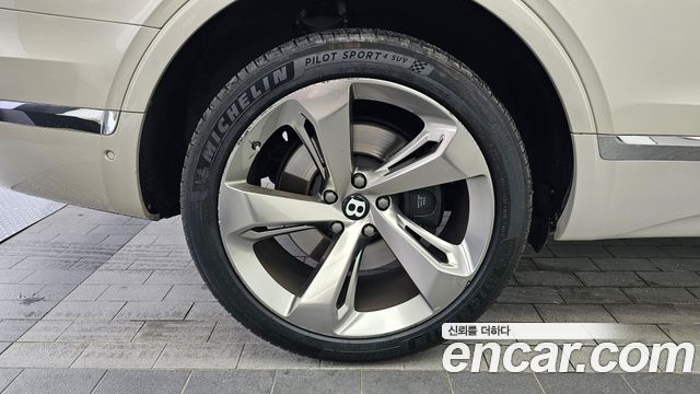 Bentley Bentayga 6.0 W12 - фото 4