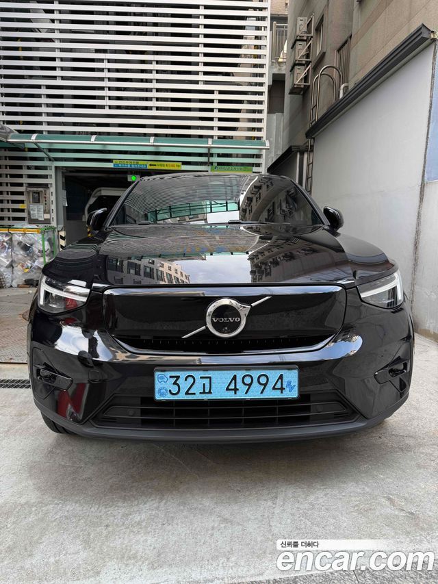 Volvo C40 Recharge Twin Ultimate - фото 0
