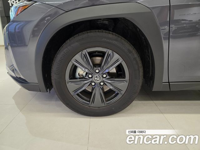 Lexus UX 300h 2.0 2WD - фото 4