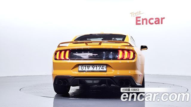 Ford Mustang GT Coupe - фото 3