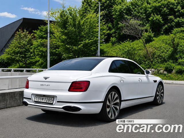 Bentley Flying Spur 3-го поколения 4.0 - фото 2