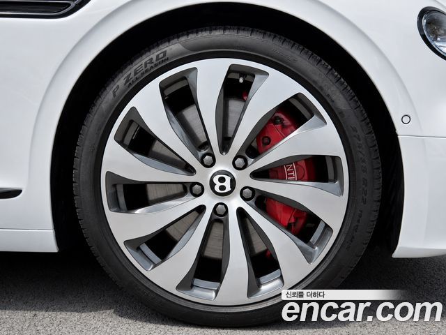 Bentley Flying Spur 3-го поколения 4.0 - фото 4