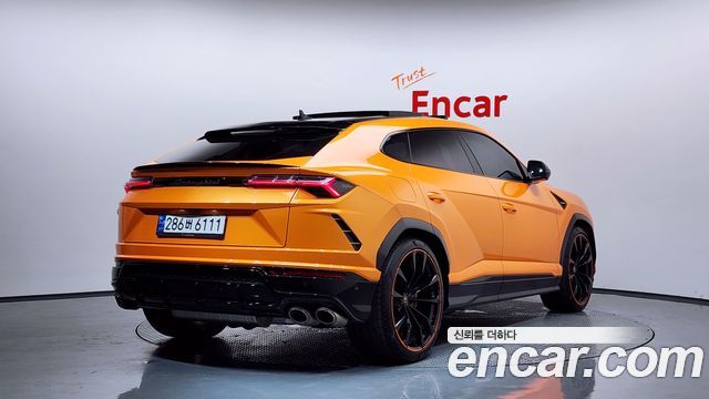 Lamborghini Urus 4.0 V8 - фото 1
