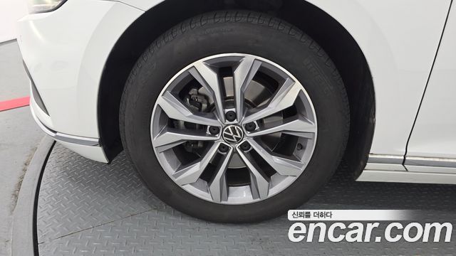Volkswagen Passat B8 2.0 TDI Premium - фото 3