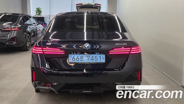 BMW i5 G60 eDrive 40 M Sport - фото 3