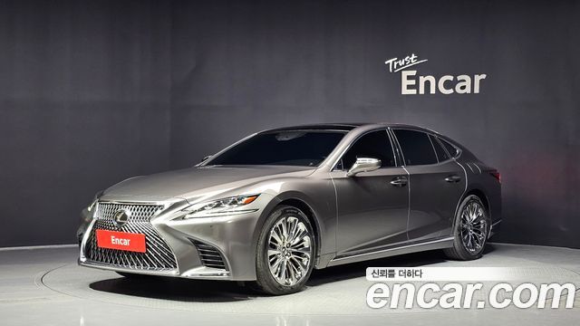 Lexus LS 500 3.5 Platinum AWD - фото 0