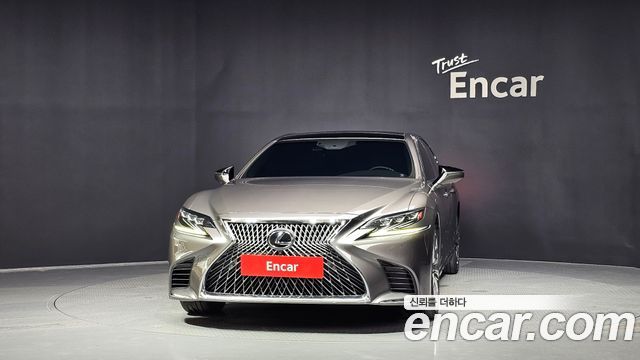 Lexus LS 500 3.5 Platinum AWD - фото 2