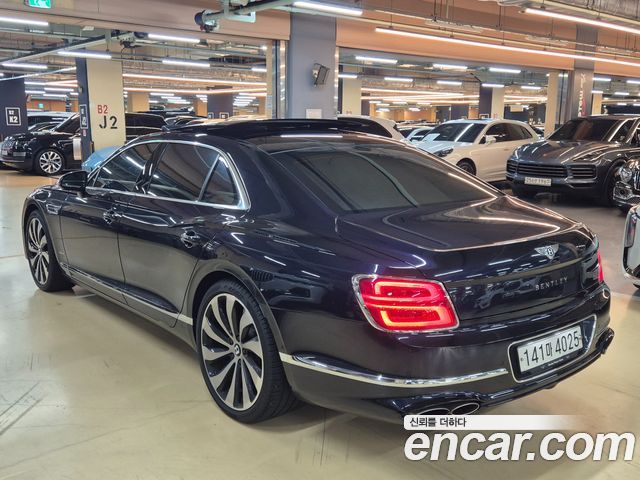 Bentley Flying Spur 3-го поколения 4.0 Azure - фото 2