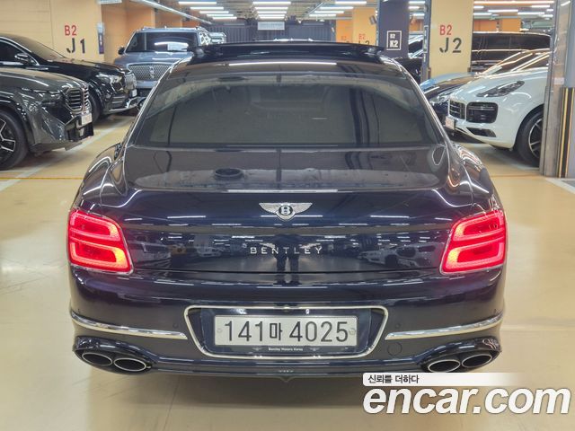 Bentley Flying Spur 3-го поколения 4.0 Azure - фото 3