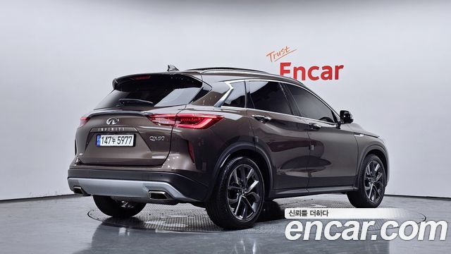 Infiniti QX50 2.0 Sensory AWD - фото 1