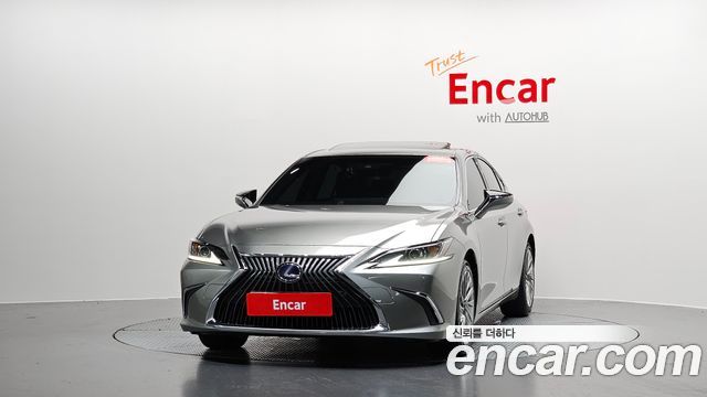 Lexus ES 300h 7-го поколения Luxury Plus - фото 1